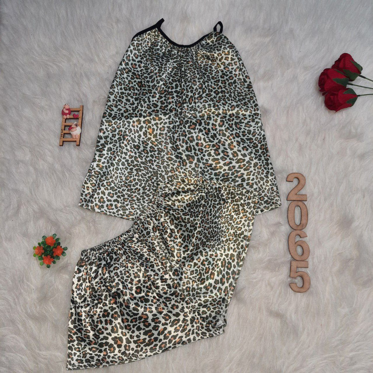 ست تاپ و شورت ساتن زنان