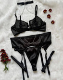 ست لباس زیر فانتزی زنانه