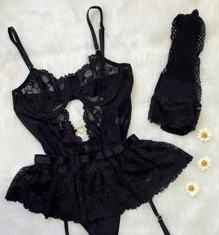 ست لباس زیر فانتزی زنانه