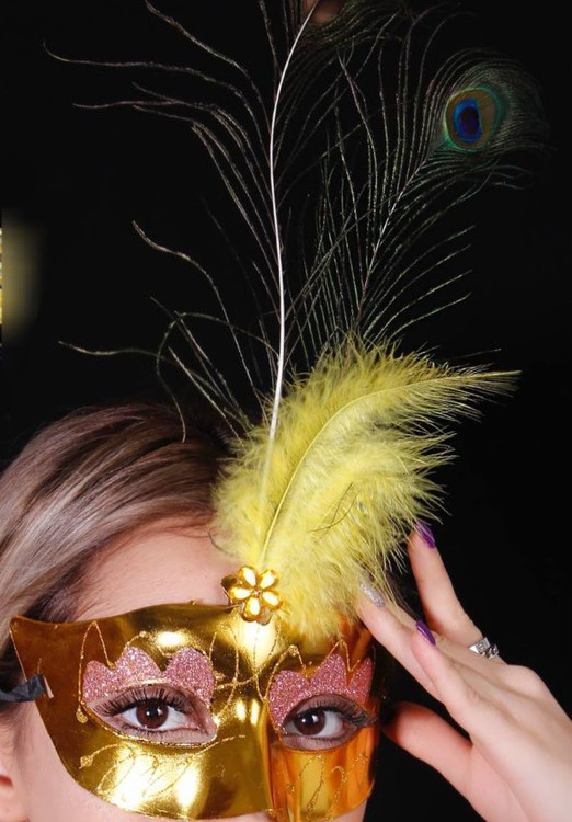 نقاب بالماسکه