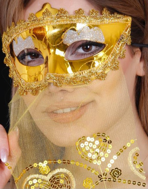 نقاب بالماسکه