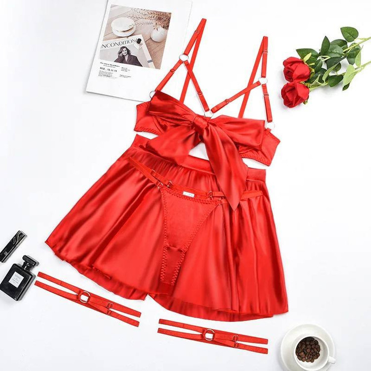 ست لباس زیر فانتزی زنانه