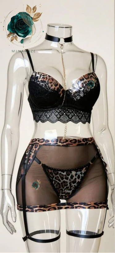 ست لباس زیر فانتزی زنانه